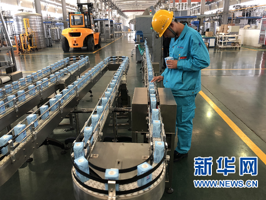 對(duì)標(biāo)國(guó)際 中國(guó)包裝機(jī)油炸生產(chǎn)線器財(cái)富為乳業(yè)成長(zhǎng)“加快”