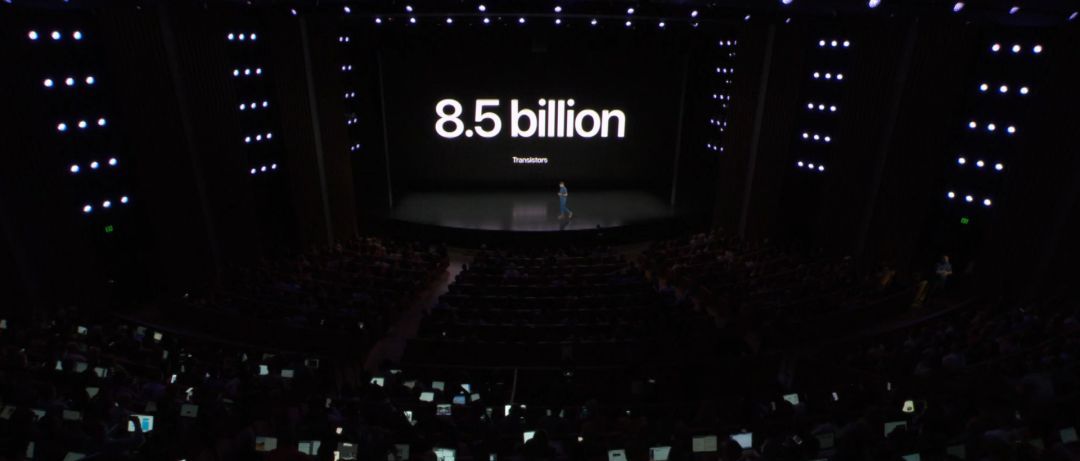 iPhone “浴霸” 公布，頂配1萬油炸出產(chǎn)線2！最強機械學習芯片，謀略性能吊打友商