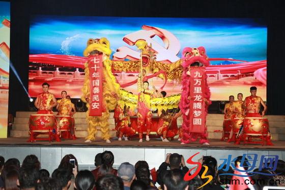 煙臺呆板工程學校學油炸出產(chǎn)線子向新中國70華誕獻禮