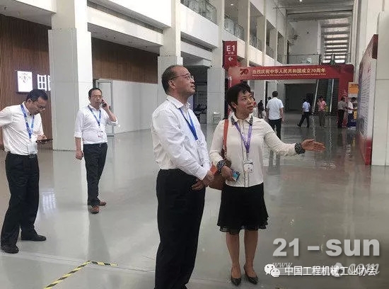 慶祝新中國創(chuàng)建70周年工油炸出產(chǎn)線程呆板行業(yè)后果展在京審慎進行