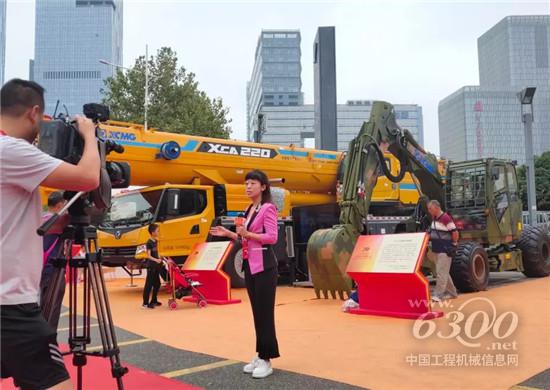 “第一”重器！徐油炸出產(chǎn)線工精彩亮相70年后果展